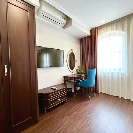 RuBy Queen Ha Long Hotel