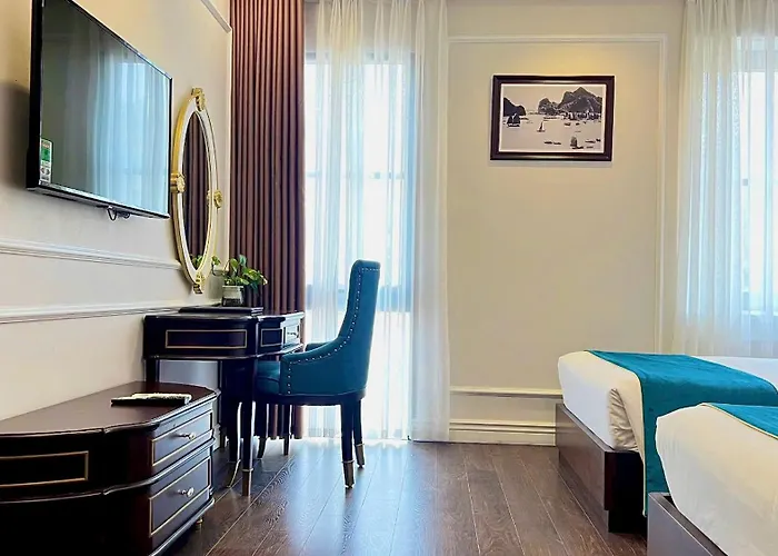 Khách sạn Ruby Queen 3*
